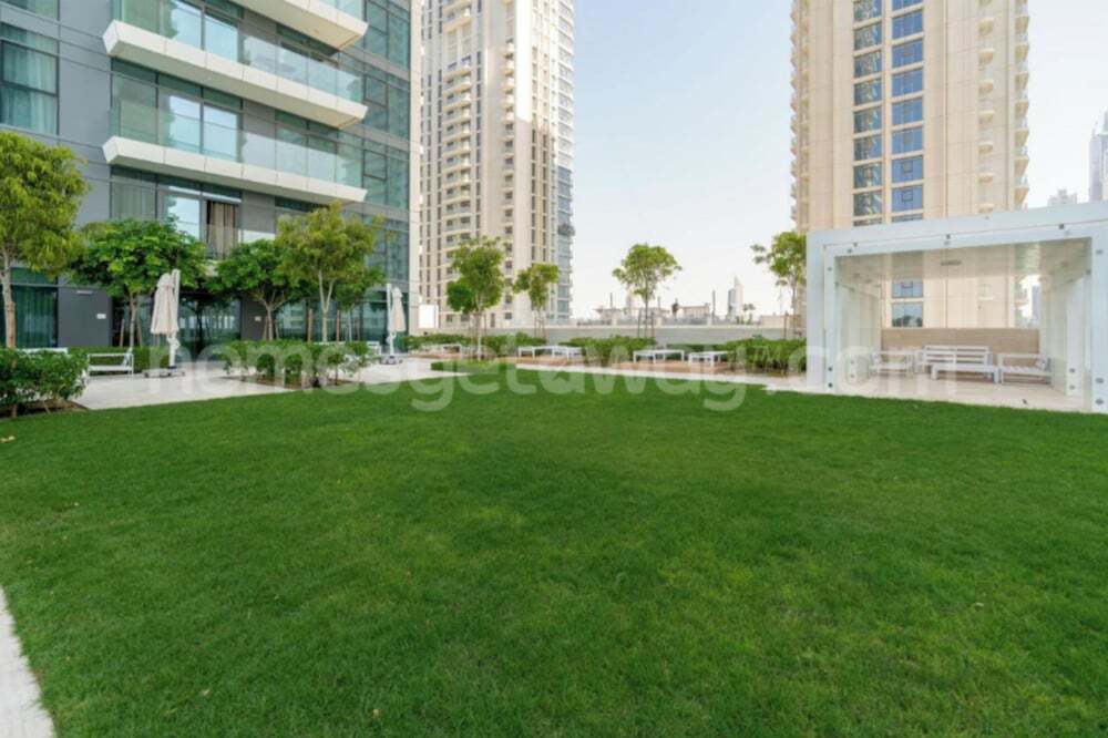 Дубай: Homesgetaway- 2BR in Beach Vista Tower 2