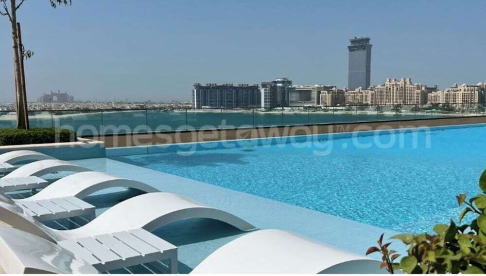 Дубай: Homesgetaway- 2BR in Beach Vista Tower 2