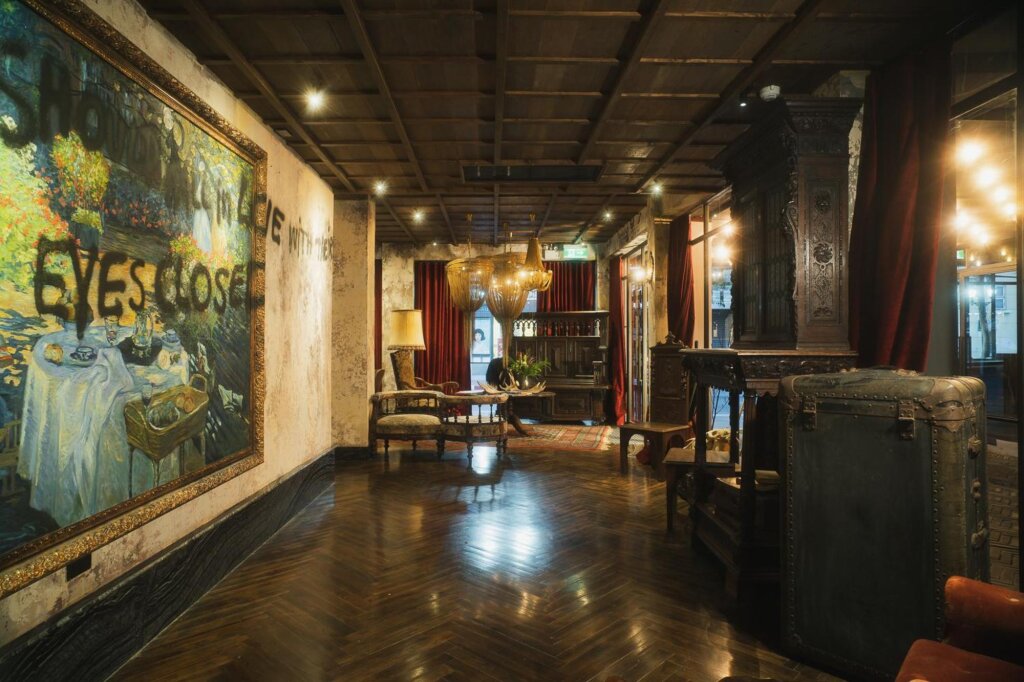 Бангкок: Baan Tuk Din Hotel