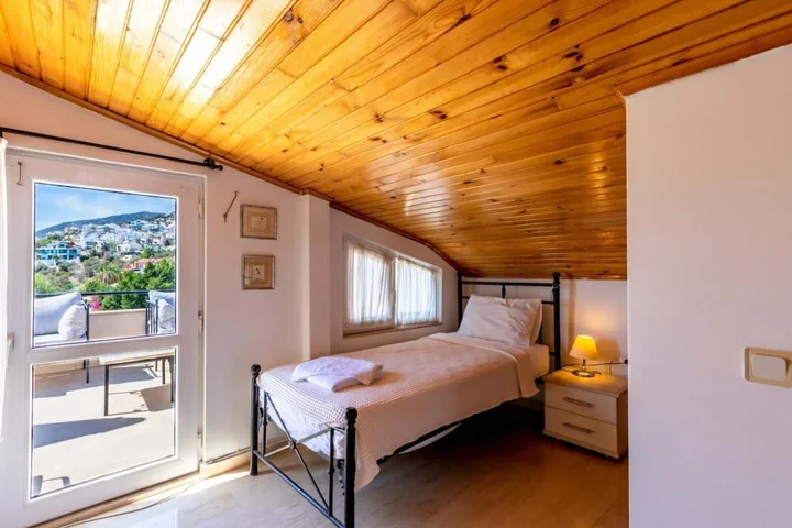 Калкан: Invigorating Villa With Shared Pool in Kas