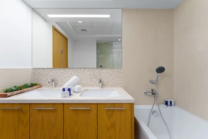 Дубай: Maison Privee - Classy Apt w/ Terrace & Direct Burj Khalifa Views
