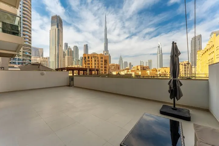 Дубай: Maison Privee - Classy Apt w/ Terrace & Direct Burj Khalifa Views