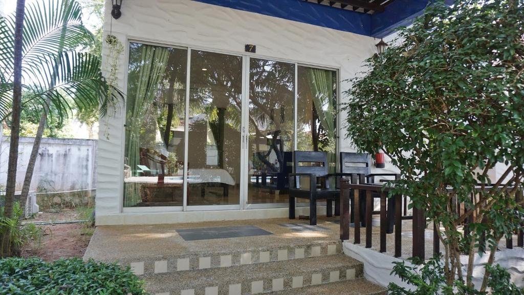 Сам-Рои-Йот: Kalamona Seaview