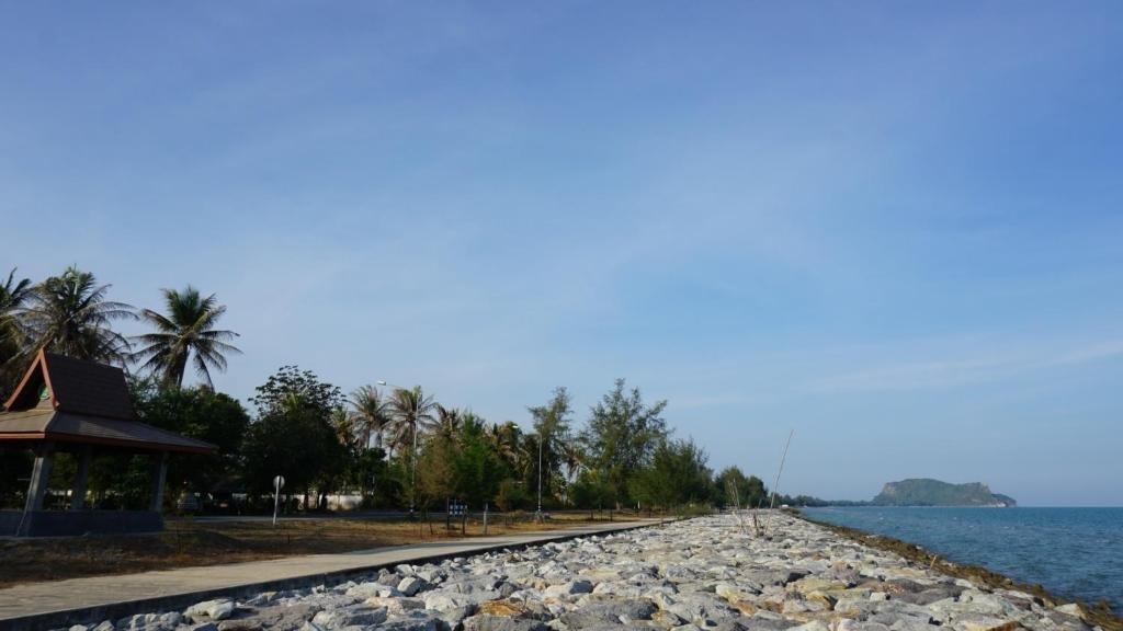 Сам-Рои-Йот: Kalamona Seaview