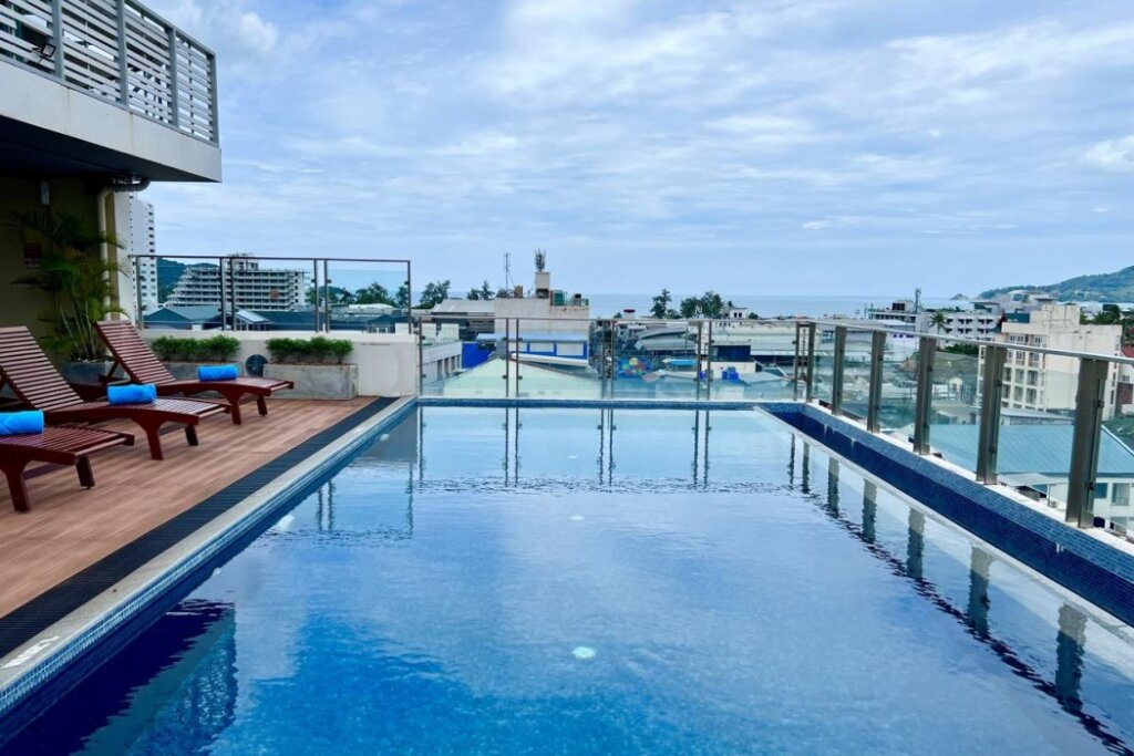 Кату: Centro One Patong