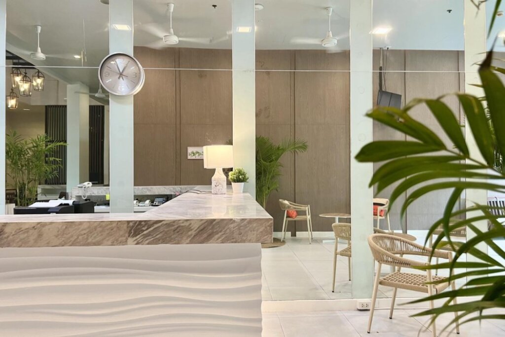 Кату: Centro One Patong