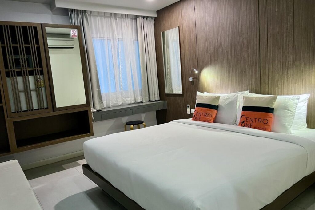 Кату: Centro One Patong