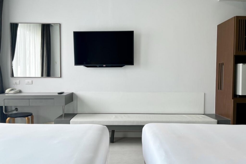 Кату: Centro One Patong