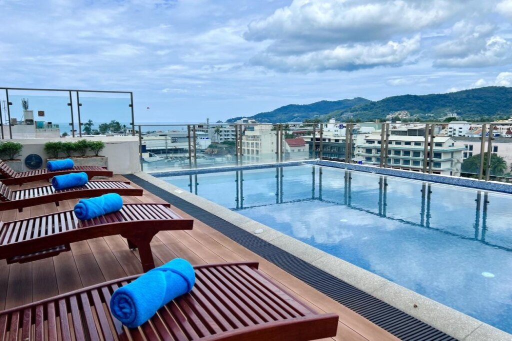 Кату: Centro One Patong