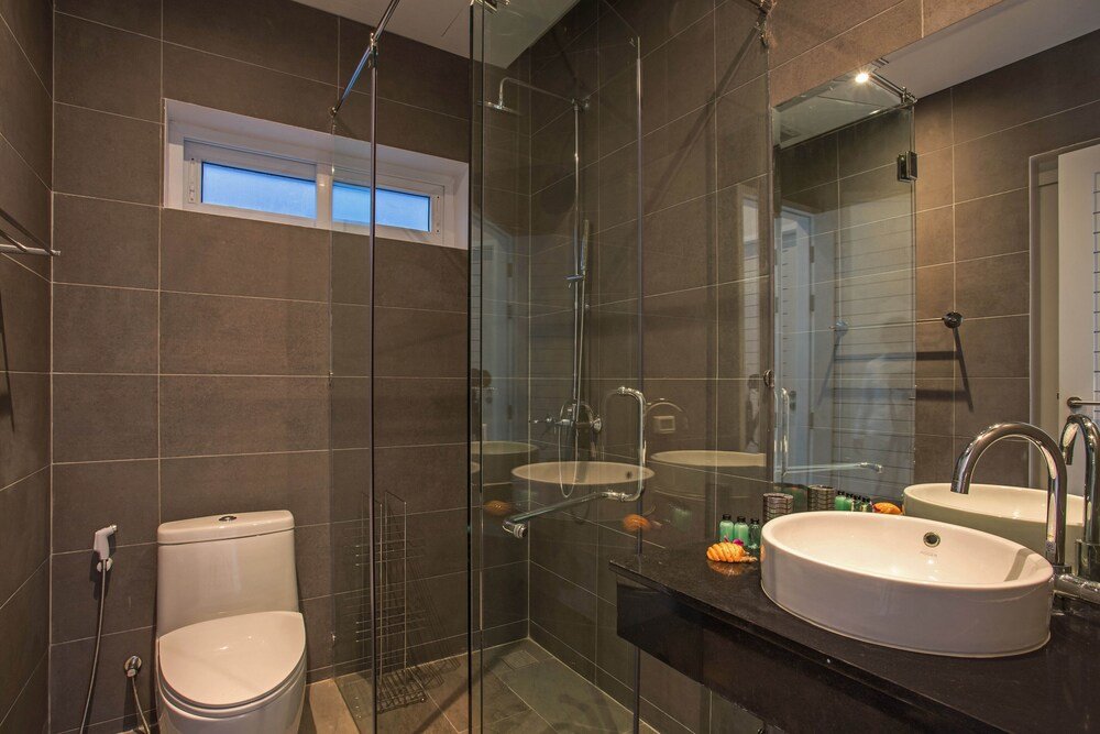 Кату: Elegant Designer 4BR Pool Villa Skylight