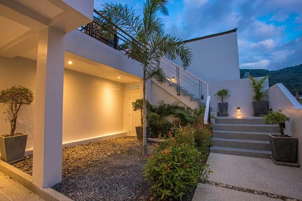 Кату: Elegant Designer 4BR Pool Villa Skylight