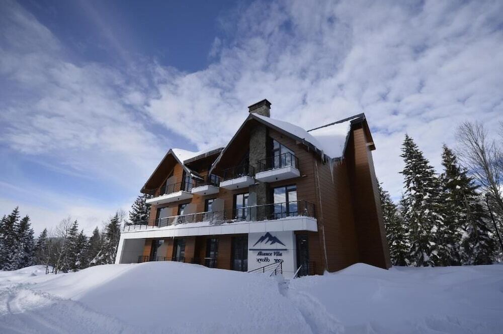 Даниспараули: Alliance Villa