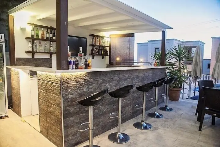 Тургутрейс: Stone Otel