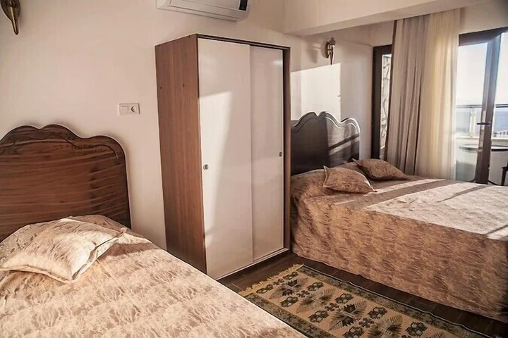 Тургутрейс: Stone Otel