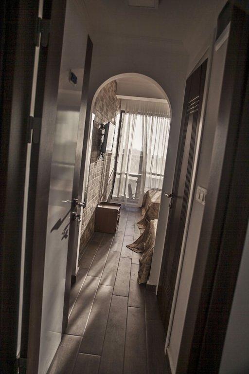 Тургутрейс: Stone Otel