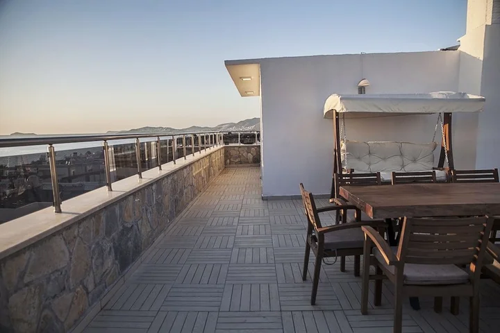Тургутрейс: Stone Otel