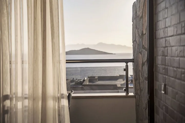 Тургутрейс: Stone Otel