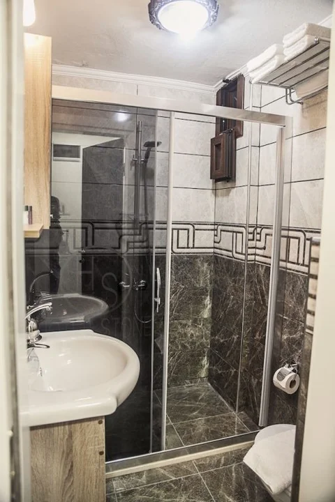 Тургутрейс: Stone Otel