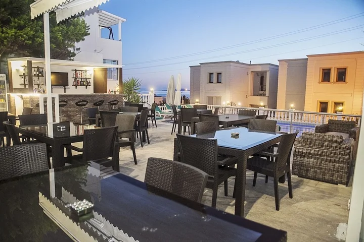 Тургутрейс: Stone Otel