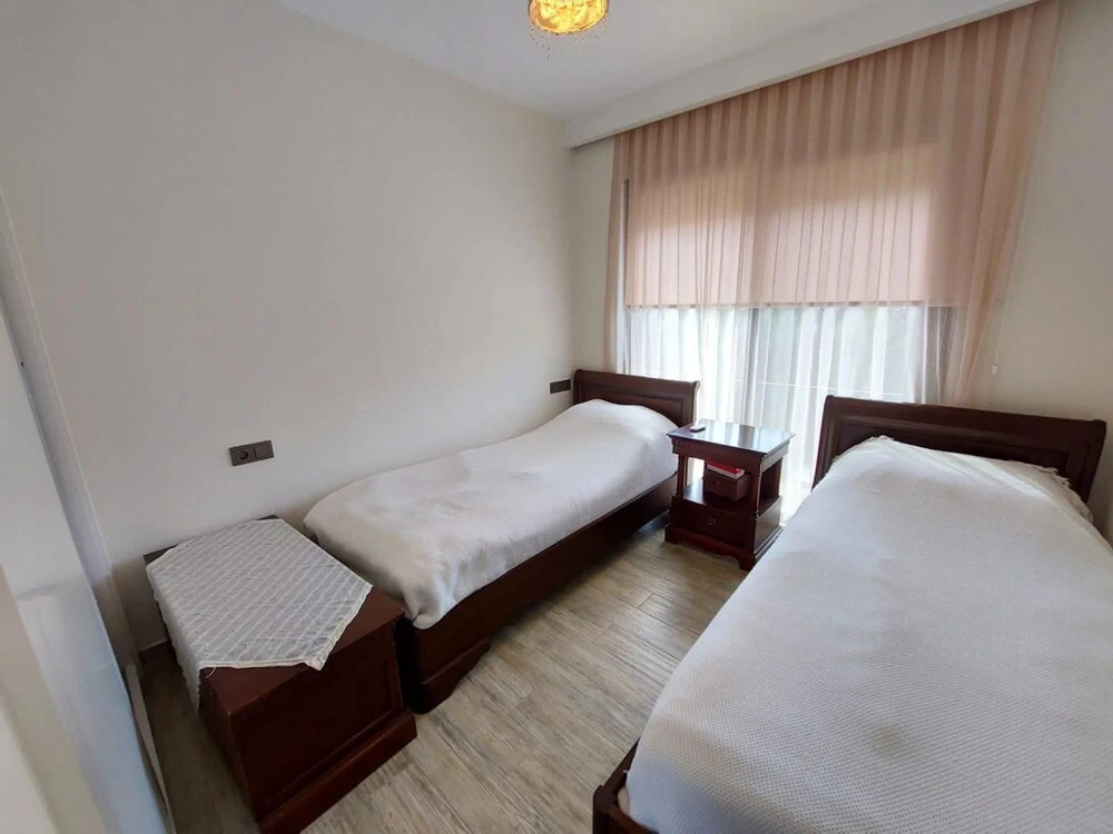 Голькой: Vibrant Flat With Balcony in Golturkbuku