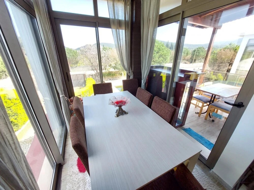 Голькой: Vibrant Flat With Balcony in Golturkbuku