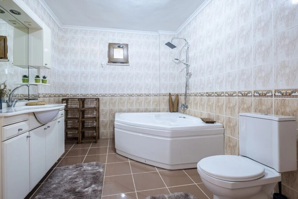Сайл: Remarkable Villa Close to Beach With Pool in Sile