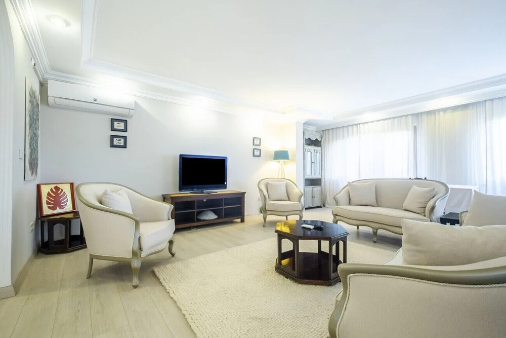 Сайл: Remarkable Villa Close to Beach With Pool in Sile