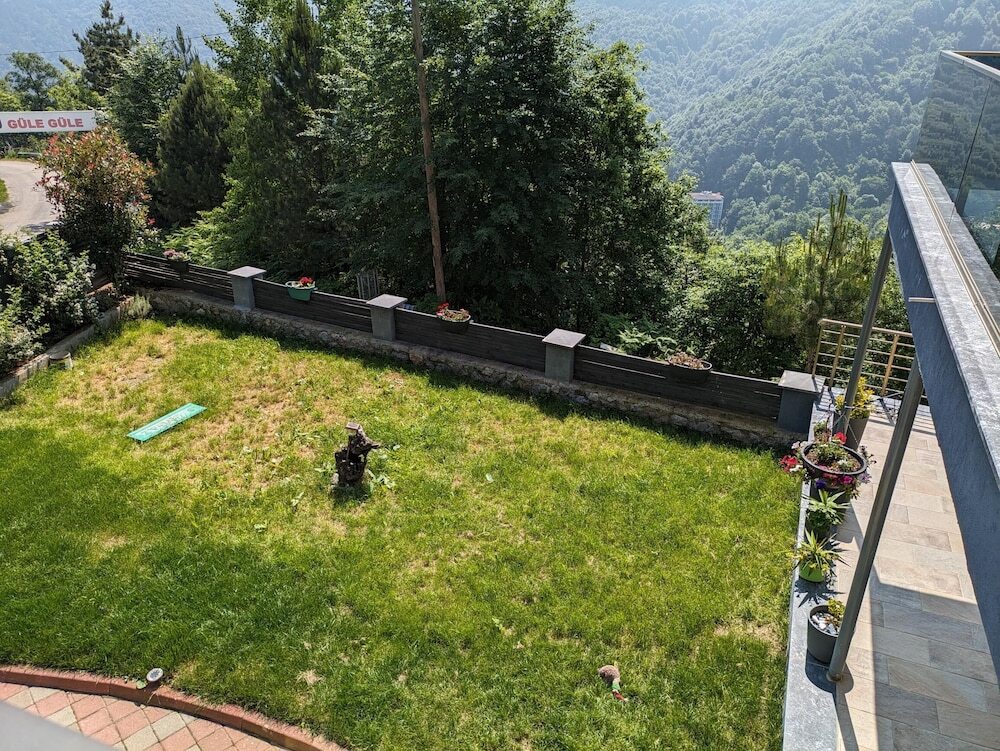 Инегол: Turkish Retreat