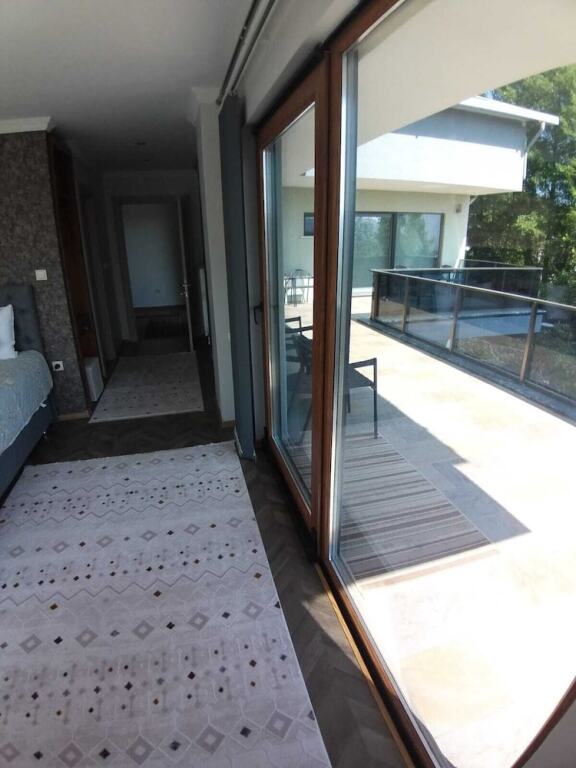 Инегол: Turkish Retreat