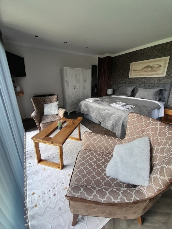 Инегол: Turkish Retreat