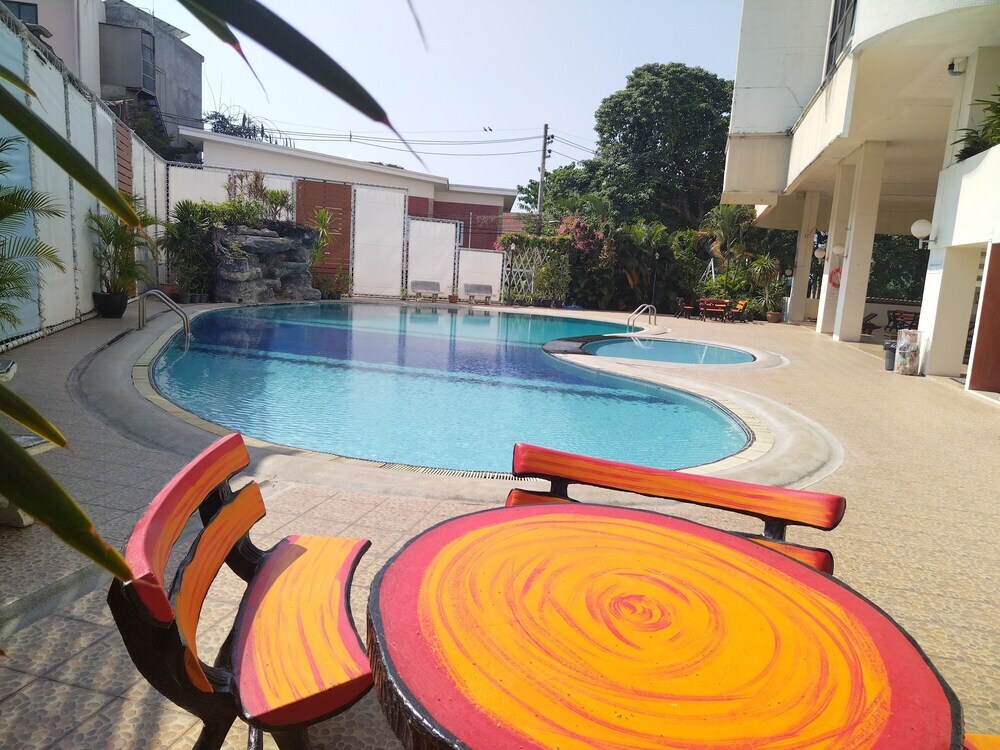 Чиангмай: Supanich Condo near old city Nimman