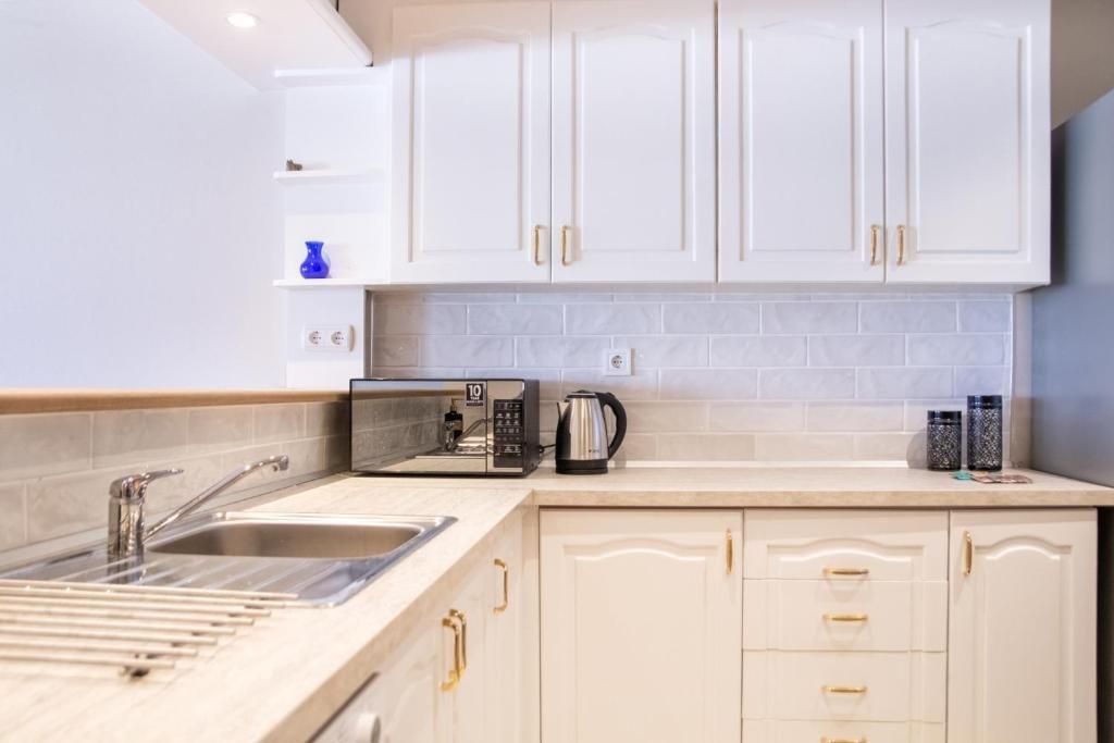 Измир: Spacious Flat With Sea View In Zmir Karsiyaka