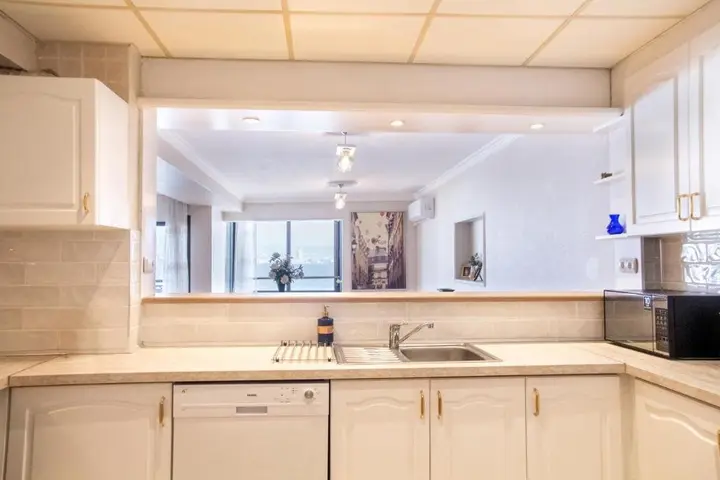 Измир: Spacious Flat With Sea View In Zmir Karsiyaka