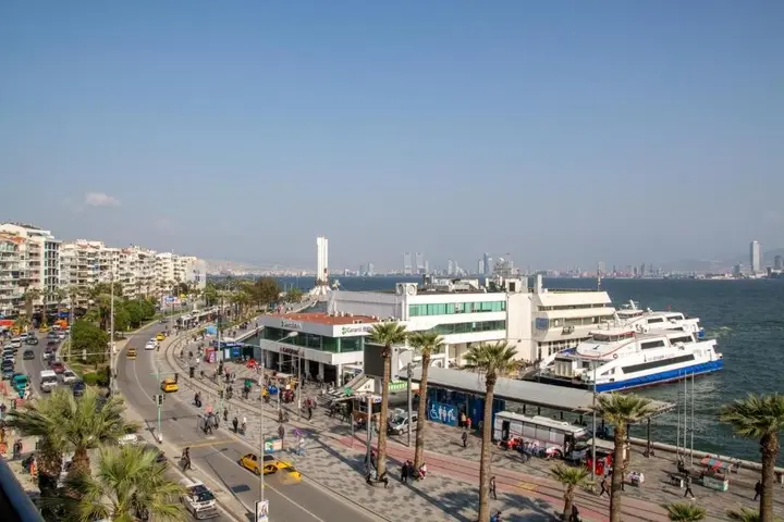 Измир: Spacious Flat With Sea View In Zmir Karsiyaka