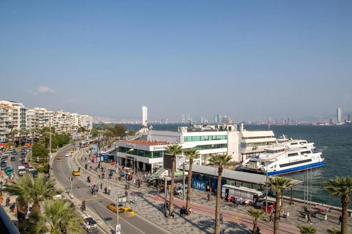 Измир: Spacious Flat With Sea View In Zmir Karsiyaka