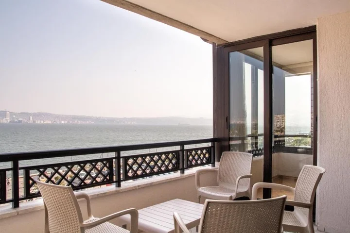 Измир: Spacious Flat With Sea View In Zmir Karsiyaka