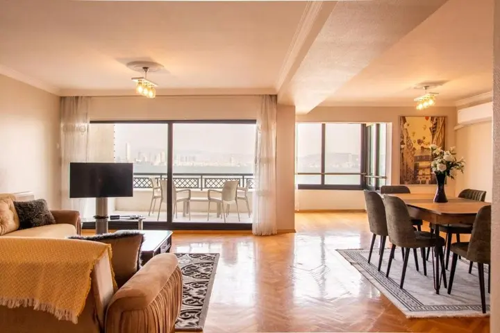 Измир: Spacious Flat With Sea View In Zmir Karsiyaka
