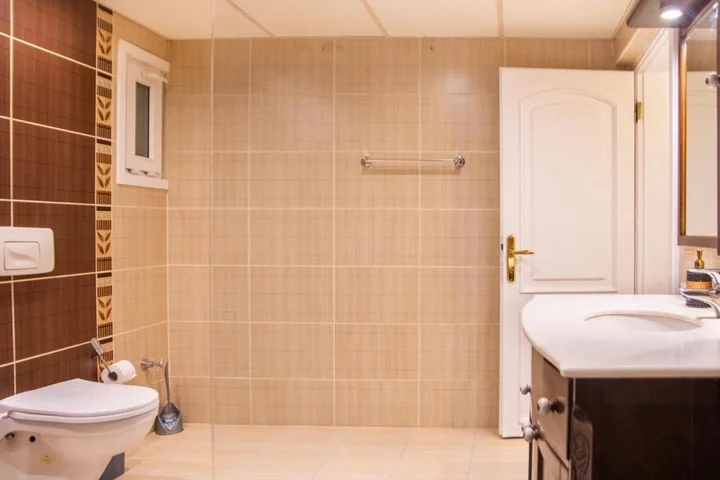Измир: Spacious Flat With Sea View In Zmir Karsiyaka