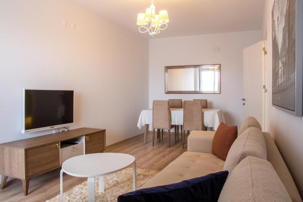 Spacious And Furnished Flat With Balcony In Izmir — фото 5