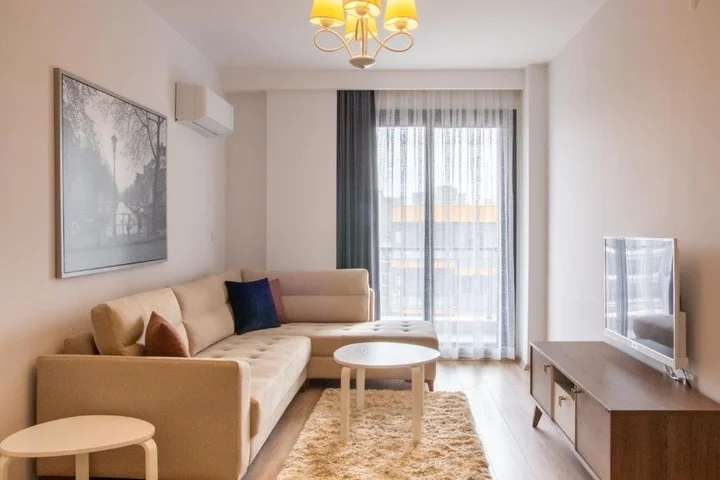 Helvaci: Spacious And Furnished Flat With Balcony In Izmir
