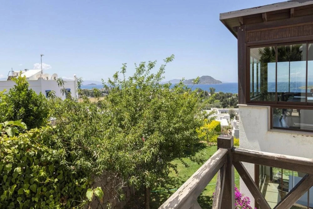 Cozy Flat With Sea View and Shared Pool in Bodrum — фото 3