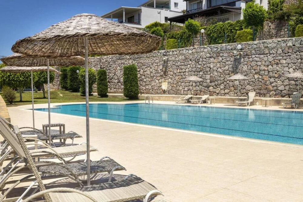 Тургутрейс: Cozy Flat With Sea View and Shared Pool in Bodrum