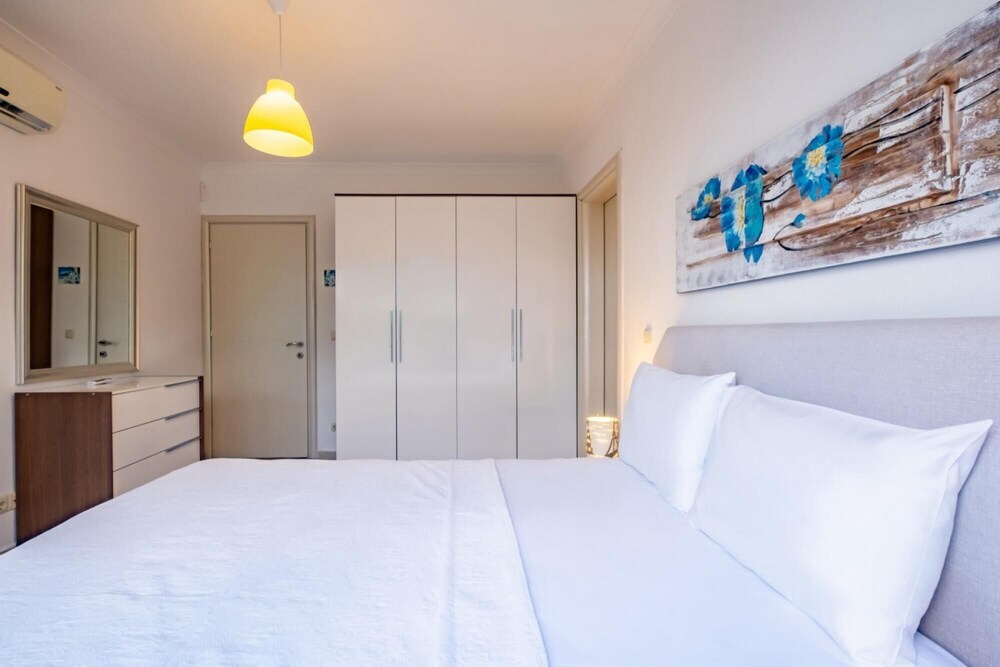 Тургутрейс: Cozy Flat With Sea View and Shared Pool in Bodrum