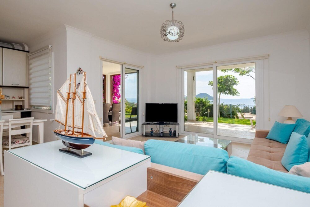 Flat With Sea View and Shared Pool in Bodrum — фото 3