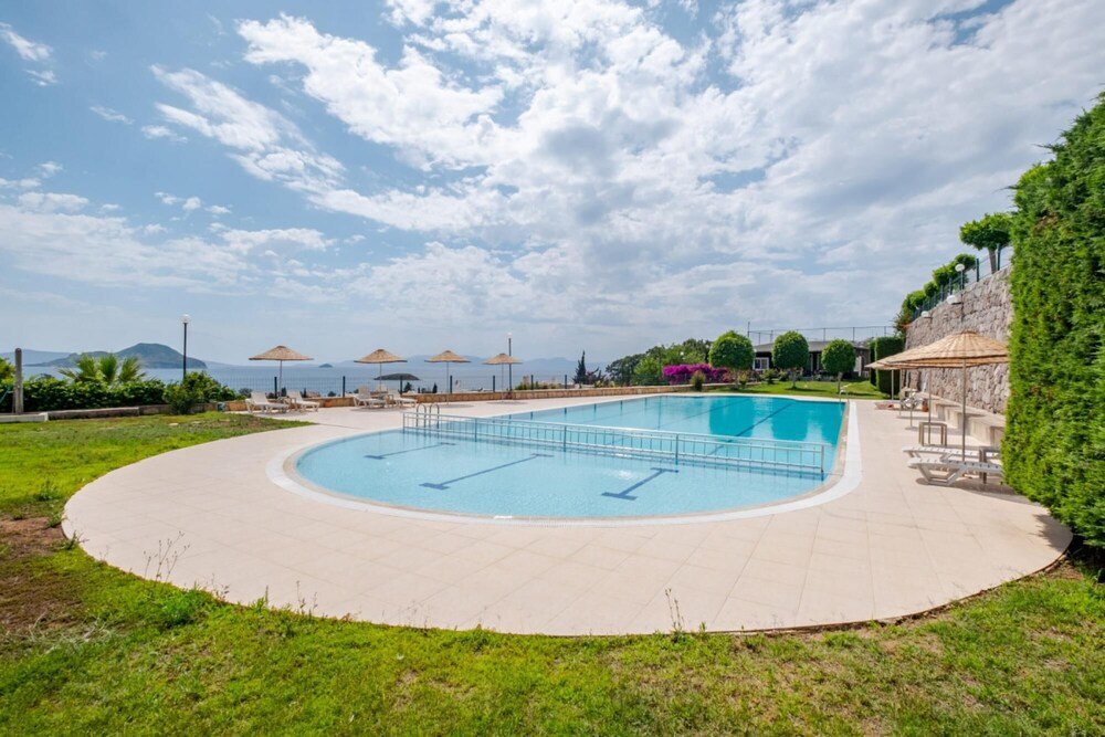 Тургутрейс: Flat With Sea View and Shared Pool in Bodrum
