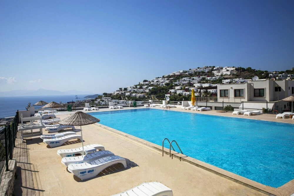 Мугла: Comfy Villa With Shared Pool and Terrace in Bodrum
