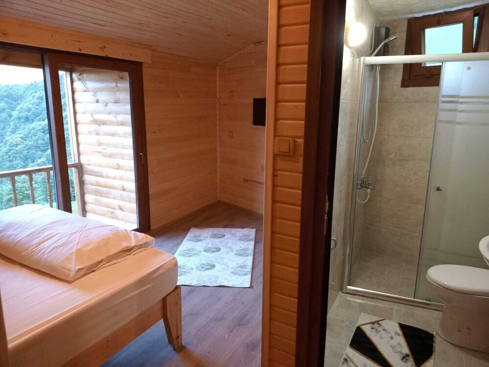 Чамлыхемшин: Gulesen Otel