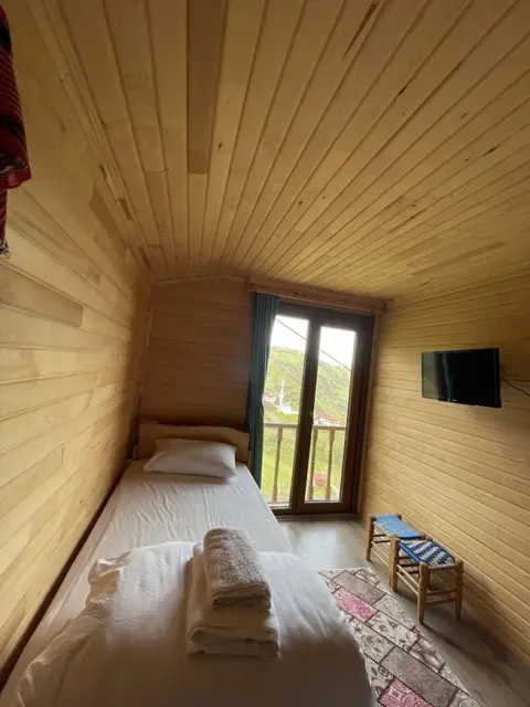 Чамлыхемшин: Gulesen Otel