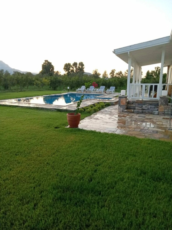 Дальян: Villa in a Pomagranate Orchard