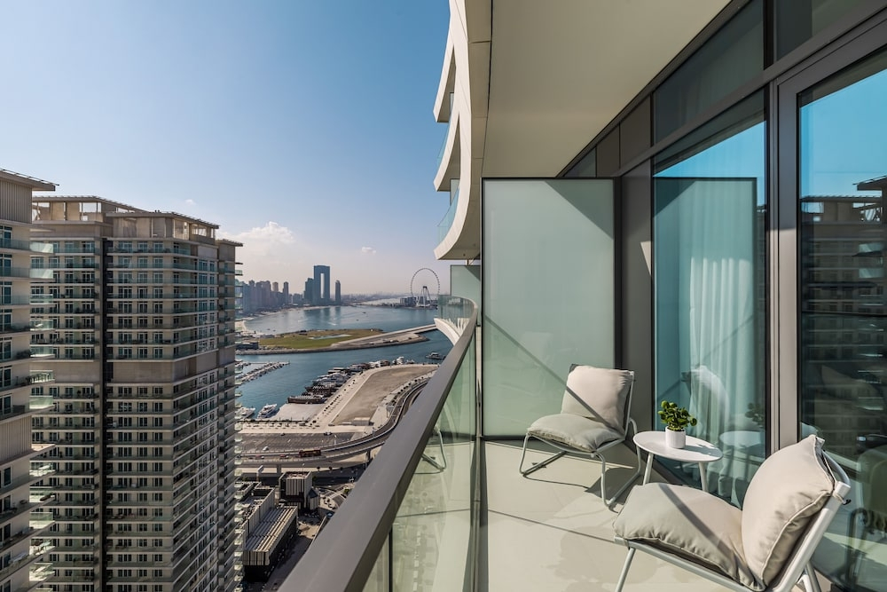 Дубай: DHH -1 Bed Beach Vista Emaar Beachfront